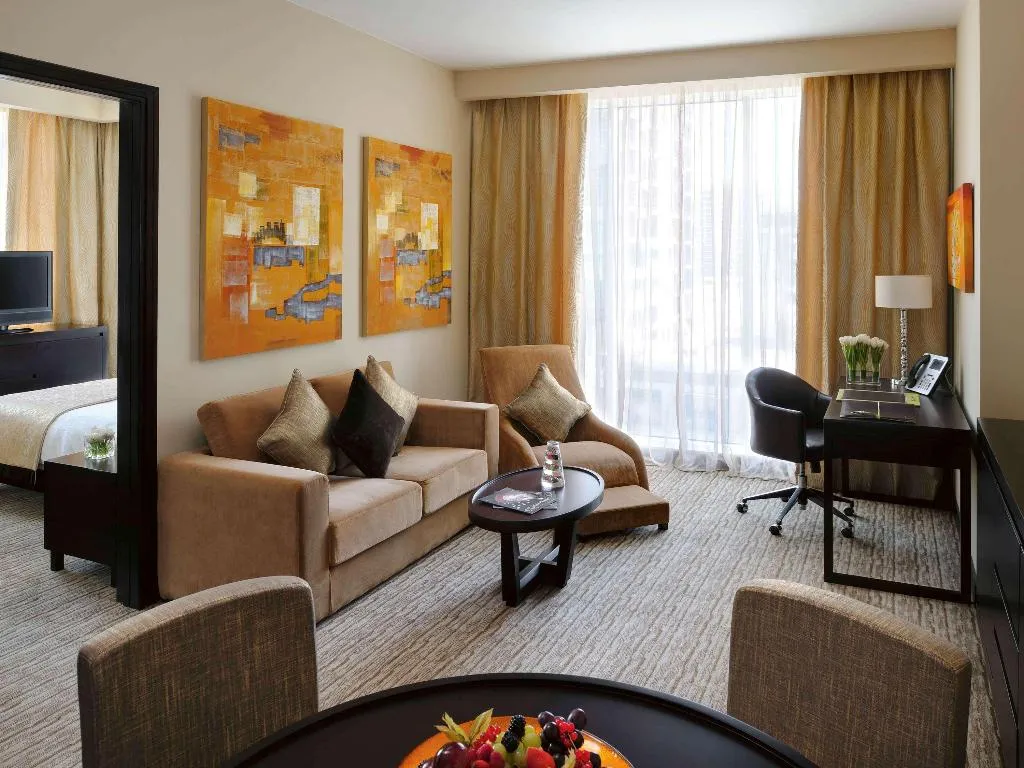 SUITE PREMIUM Room, Movenpick Hotel Jumeirah Lakes Towers, Dubai