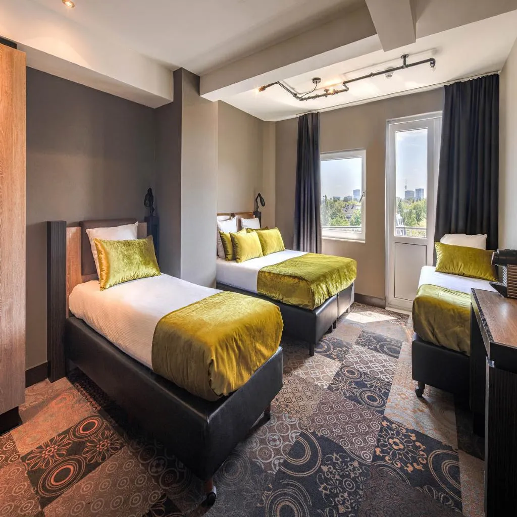QUADRUPLE STANDARD Room, The Alfred Hotel, Amsterdam