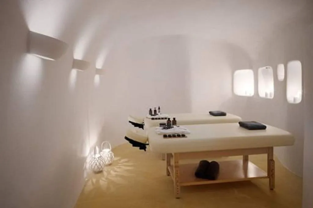 Sports and Entertainment, Dome Resort Santorin, Santorini