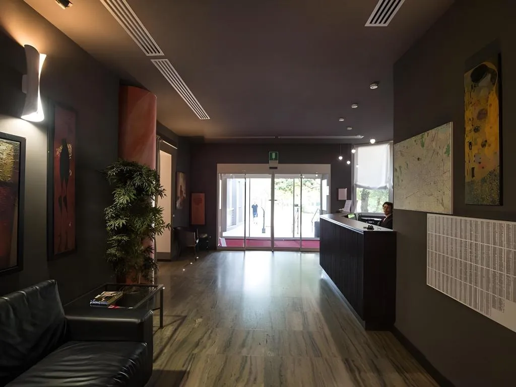 Lobby, Residence Cenisio, Milan