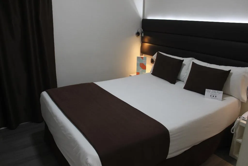 DOUBLE ECONOMY Room, Bcn Urbaness Hotels Del COMTE, Barcelona
