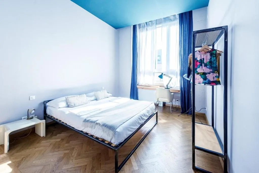 Room, Casa Base, Milan