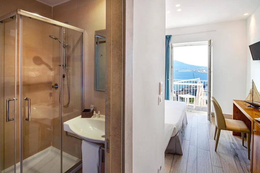 Double or Twin SEA VIEW Room, Relais Manfredi, Naples