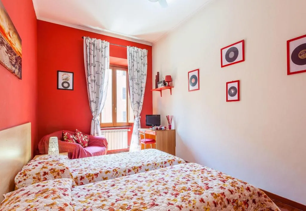 Room, Music Guesthouse Bed And Breakfast, Naples