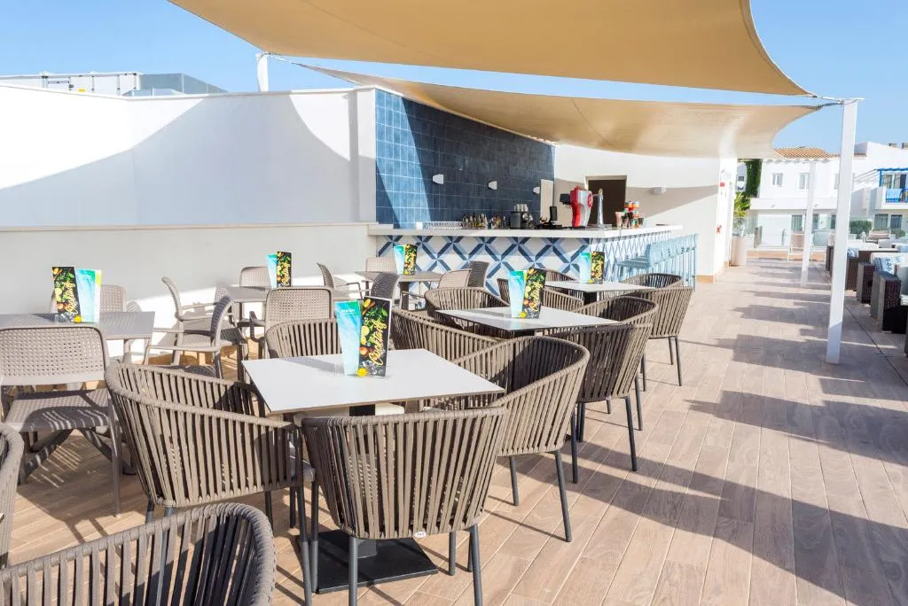 Bar, Parque Nereida Suites Hotel, Majorca