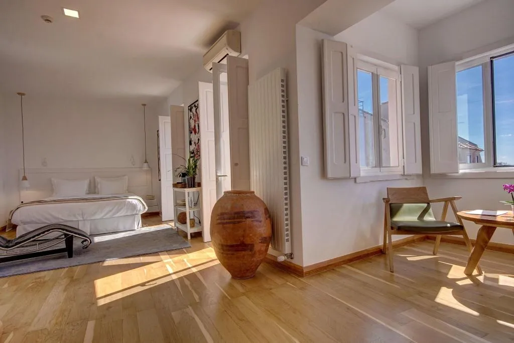 Room, Solar Dos Mouros, Lisbon