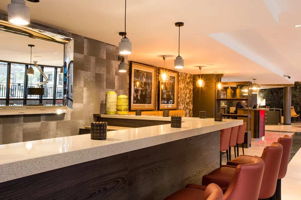 Bar, Leonardo Hotel Madrid City Center, Madrid
