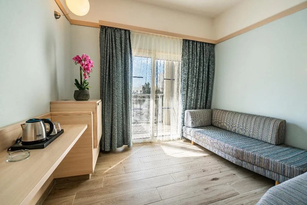 TRIPLE SUPERIOR Room, La Blanche Resort & Spa, Bodrum