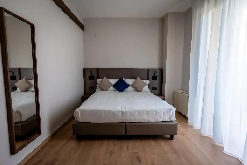 TRIPLE CLASSIC Room, Residence Porta Al Prato, Florence