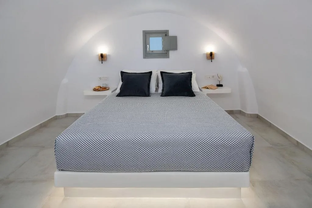 Room, Seven Suites, Santorini
