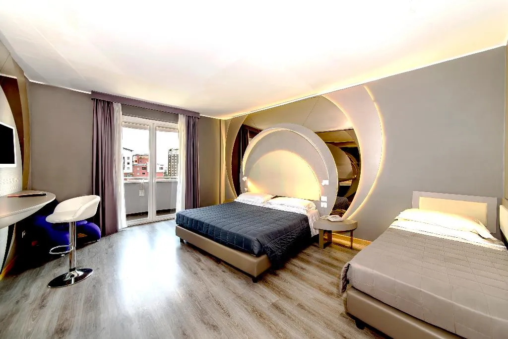 TRIPLE SUPERIOR WITH BALCONY Room, Hotel Da Vinci Milano, Milan