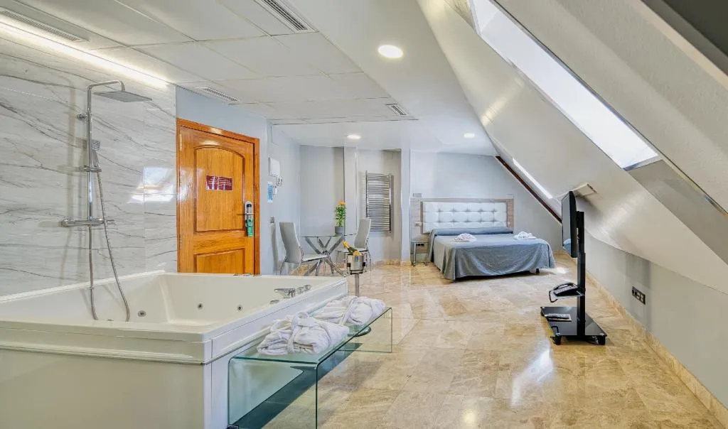 Room, Caballero Errante, Madrid
