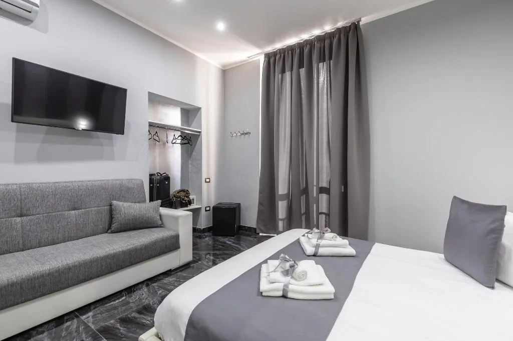 Room, Hotel Palace Napoli, Naples