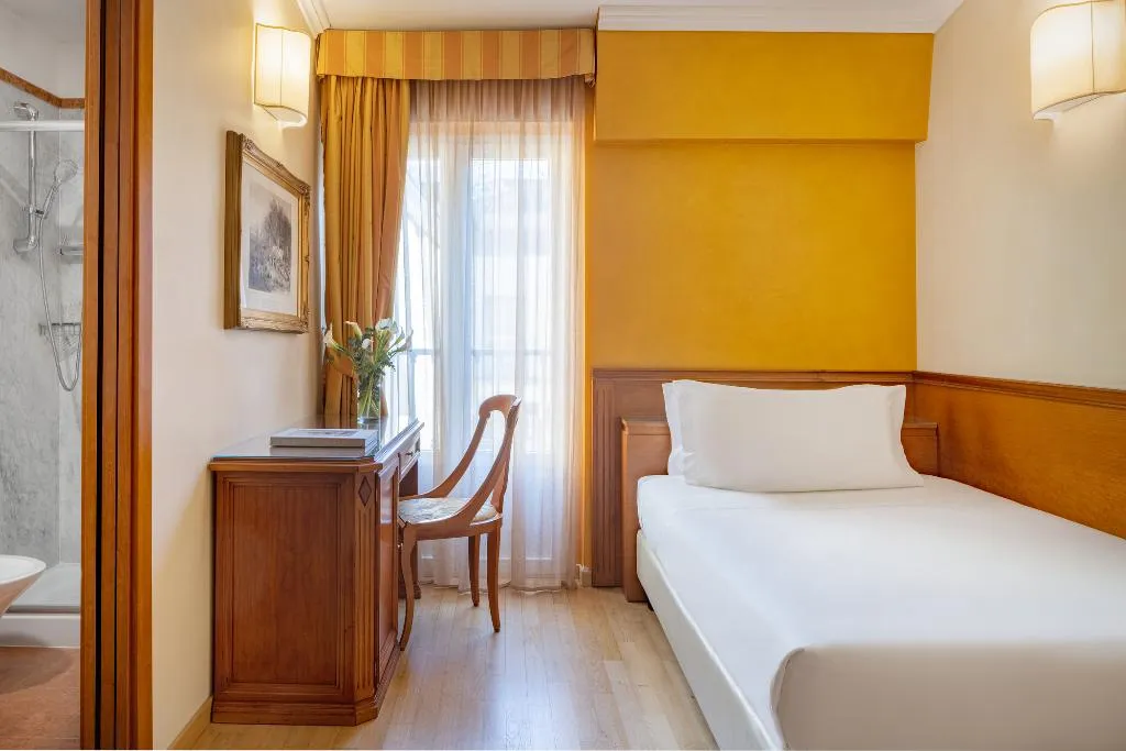SINGLE BUSINESS Room, UNA HOTELS Galles Milano, Milan