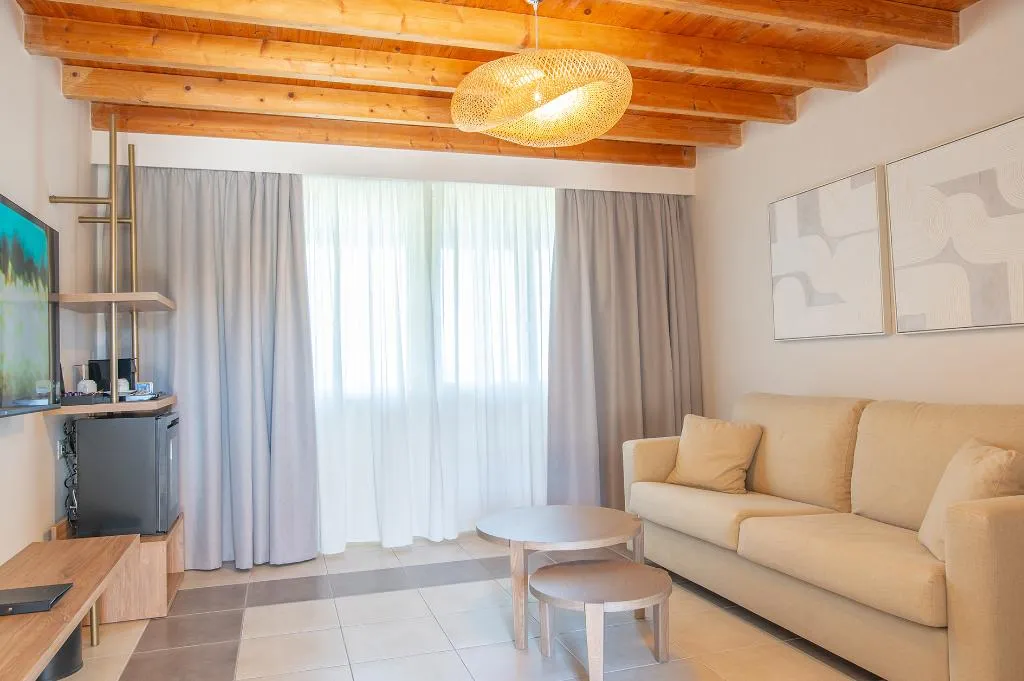 JUNIOR SUITE GARDEN VIEW Room, Achilleas Beach Adults Only Hotel, Kos