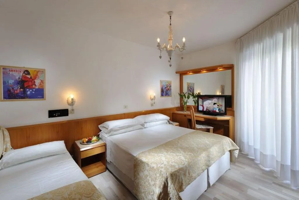 Room, Grand Hotel Playa, Venice