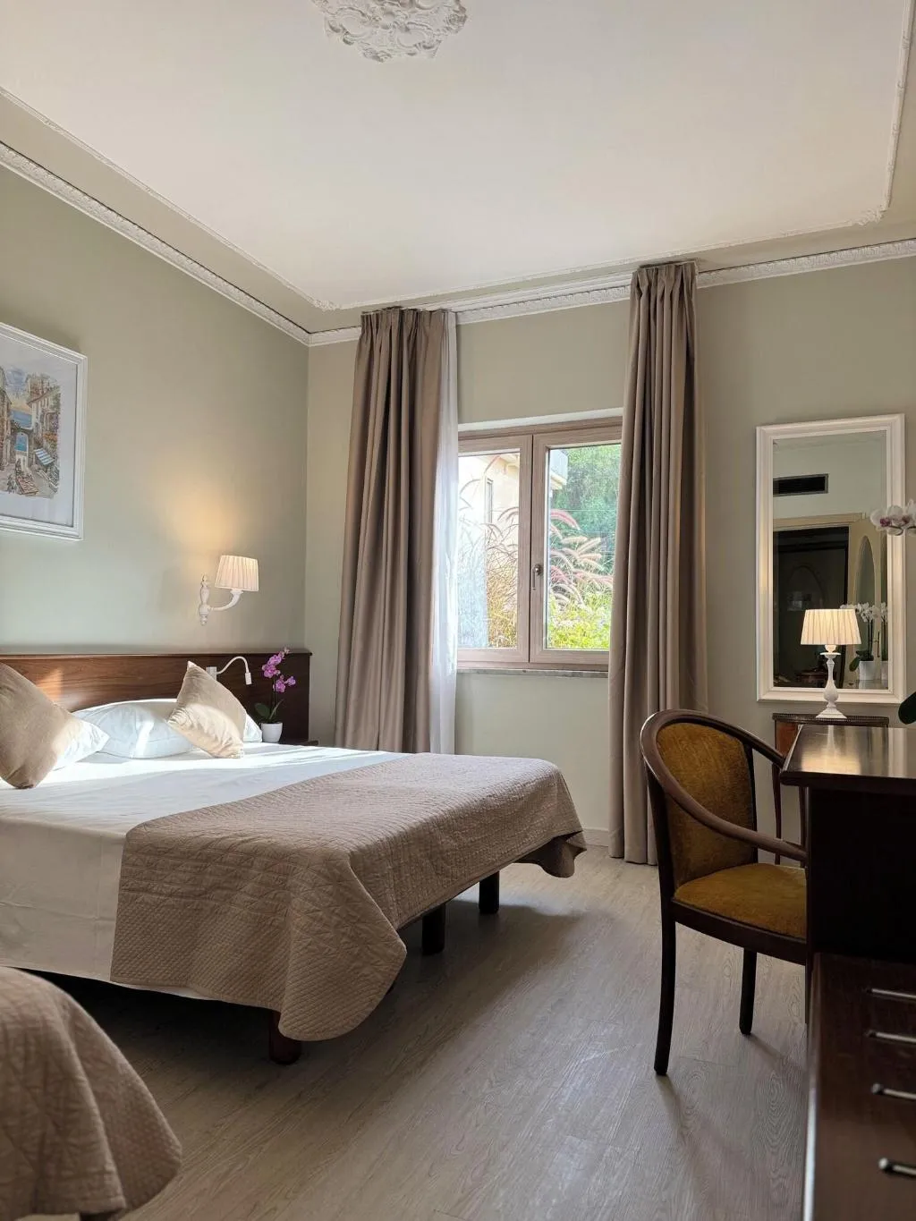 TRIPLE STANDARD Room, Hotel Central, Naples