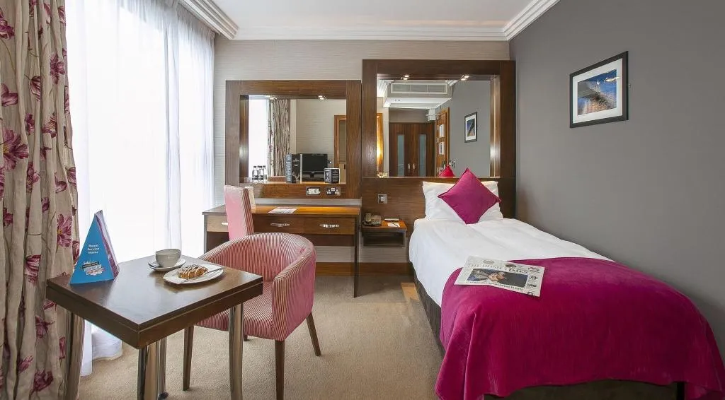SINGLE STANDARD Room, Ashling Hotel, Dublin