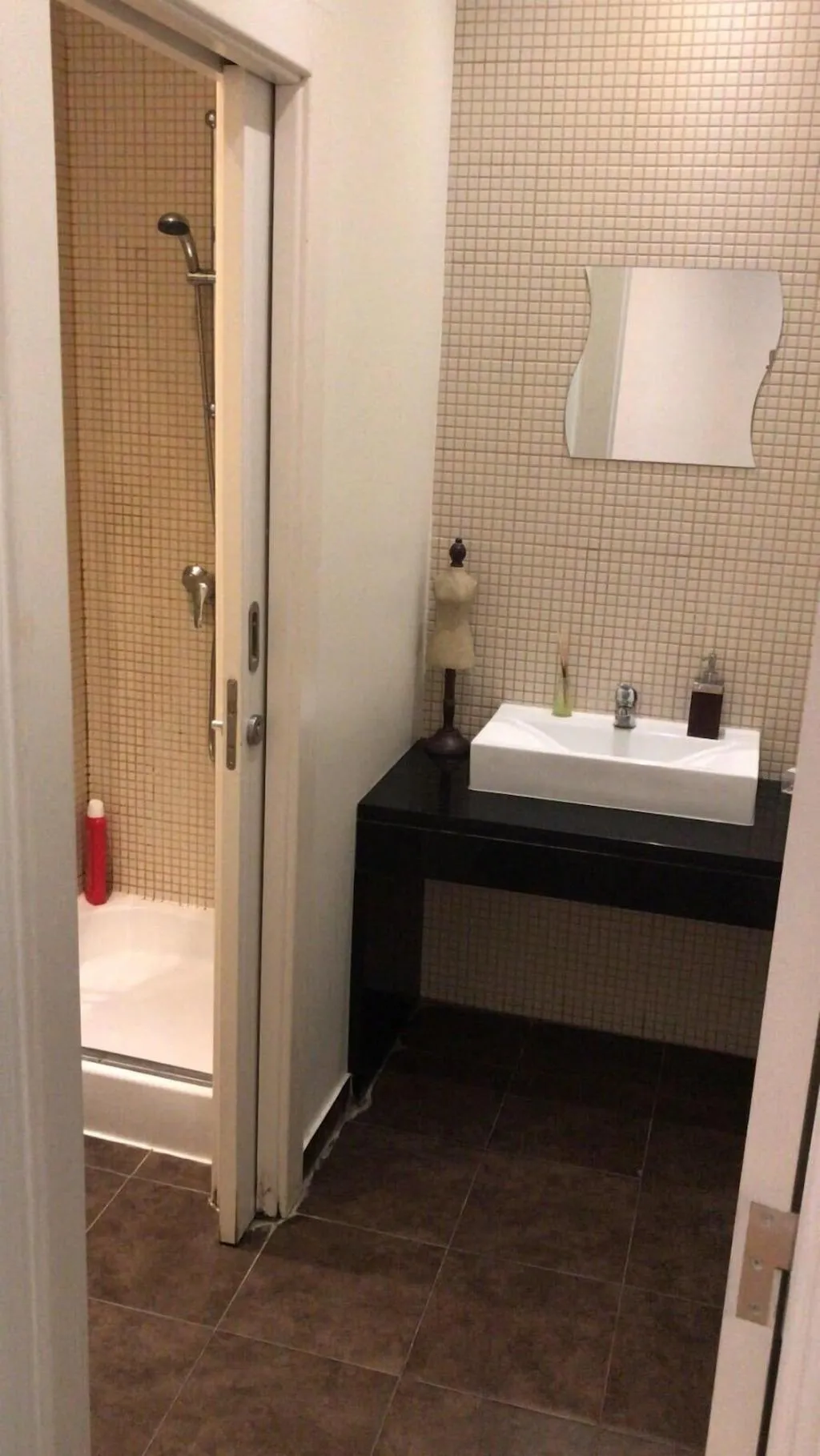 Room, Happy @ Chiado, Lisbon
