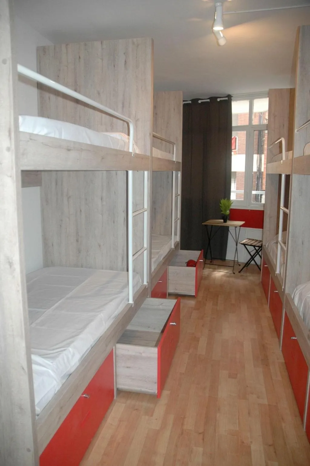 DOUBLE ONE BED Room, Break N Bed Hostel, Barcelona