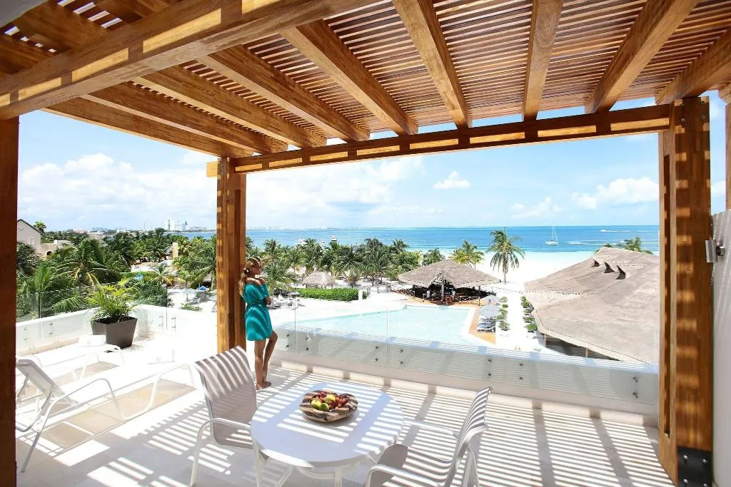 SUITE KING SIZE BED Room, InterContinental Presidente Cancun Resort, Cancun Area