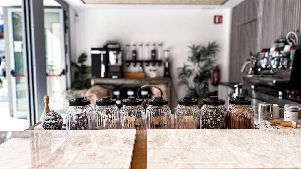 Bar, MYO Barcelona Hotel & Apartments, Barcelona