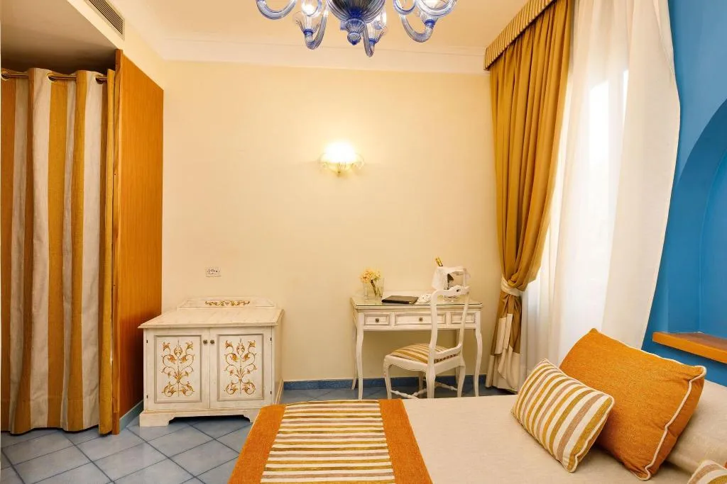 DOUBLE STANDARD Room, Zi' Teresa, Naples