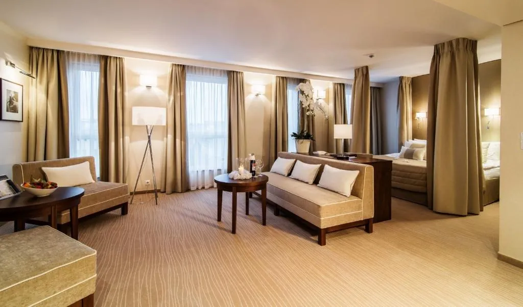 APARTMENT CAPACITY 1 ONE BEDROOM Room, Airport Hotel Okecie, Warsaw