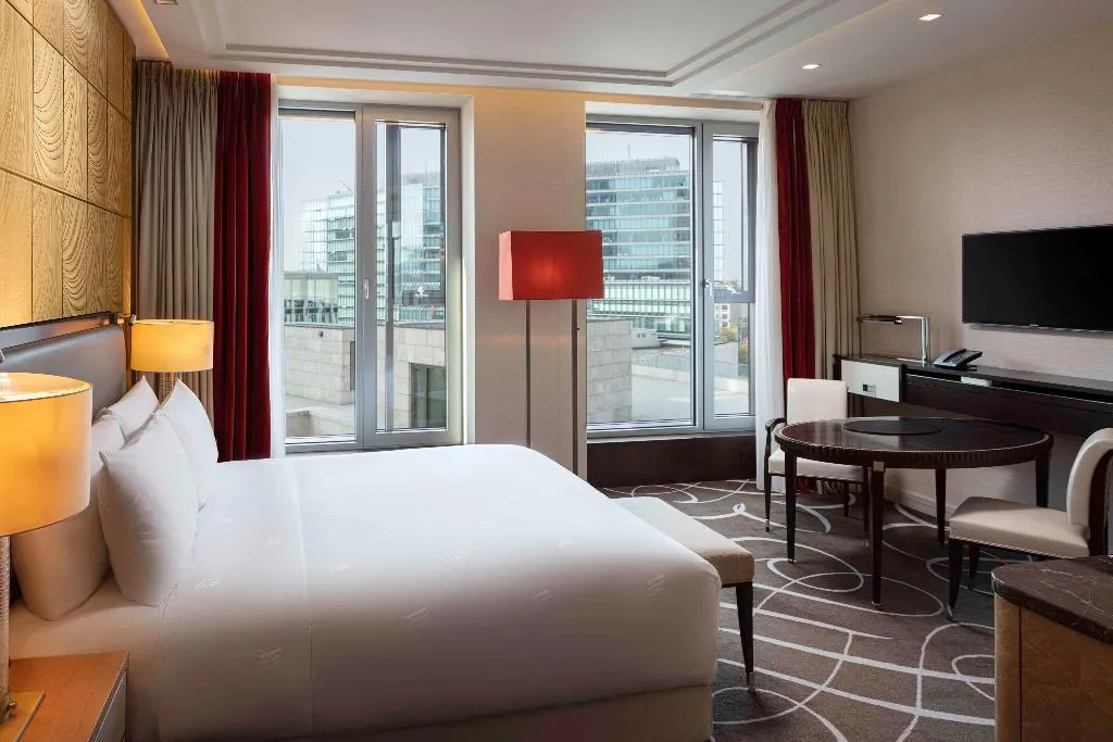DOUBLE DELUXE Room, Waldorf Astoria Berlin, Berlin