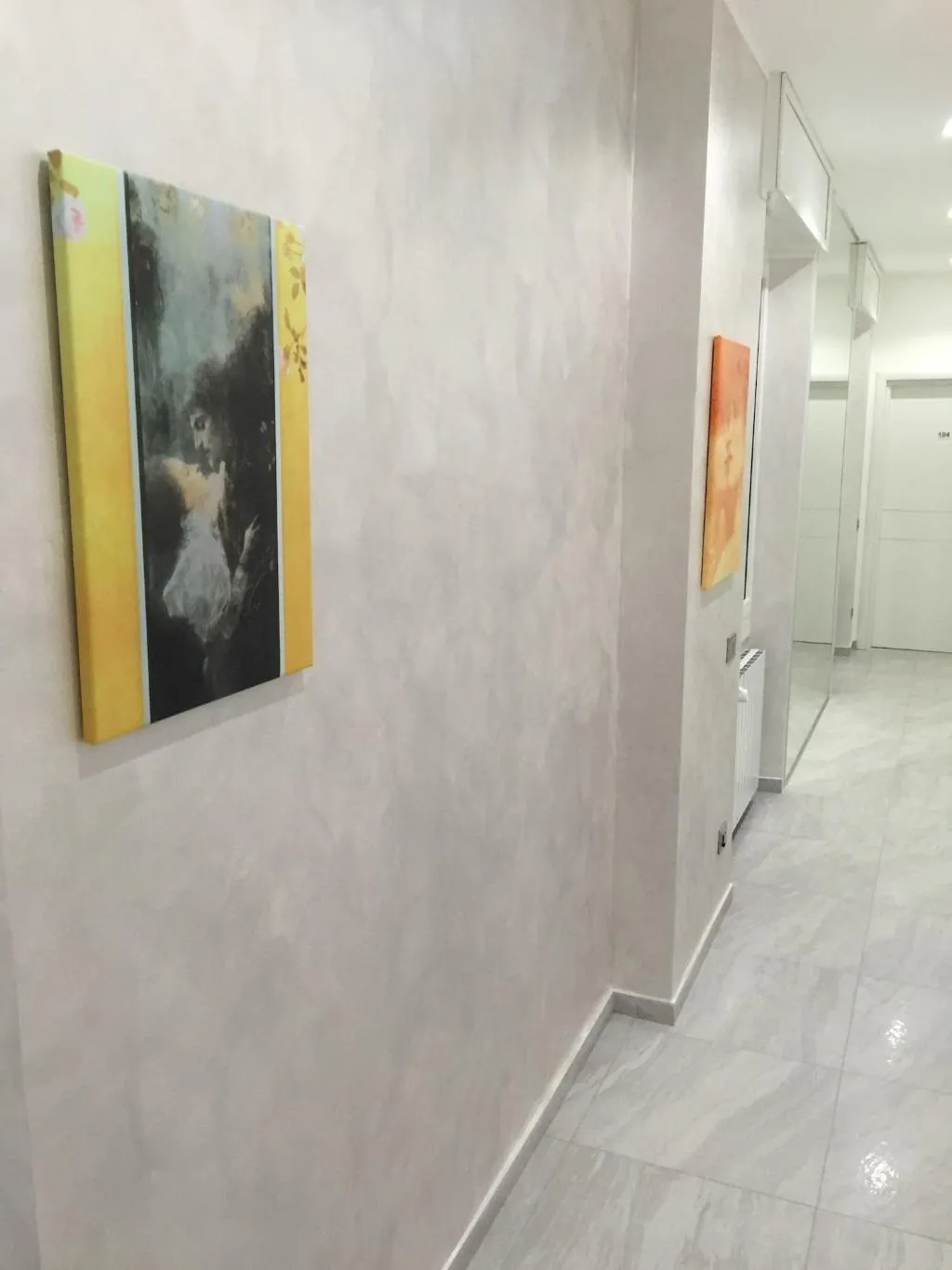 Lobby, Picaflor, Milan