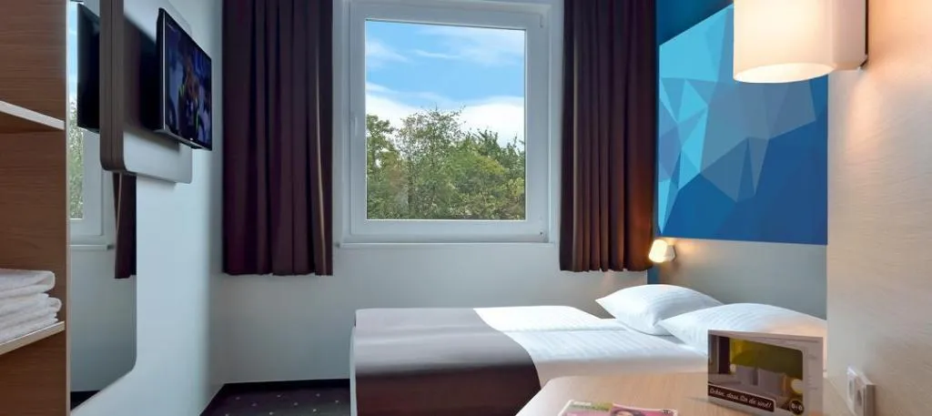 DOUBLE STANDARD Room, B&B HOTEL Wien-Stadthalle, Vienna