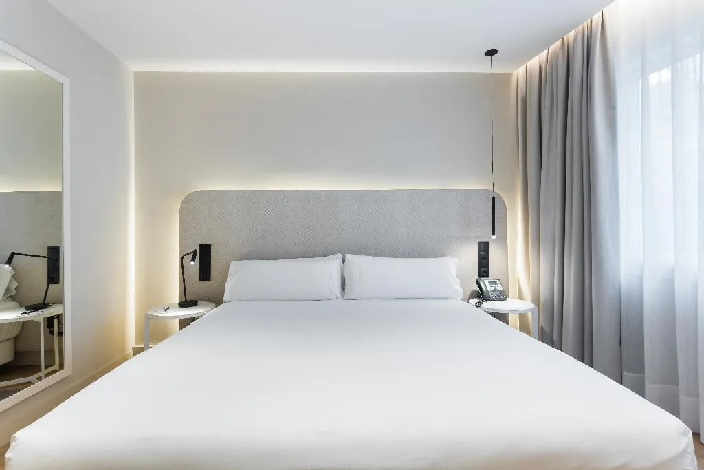 FAMILY ROOM SUPERIOR Room, Royal Ramblas, Barcelona