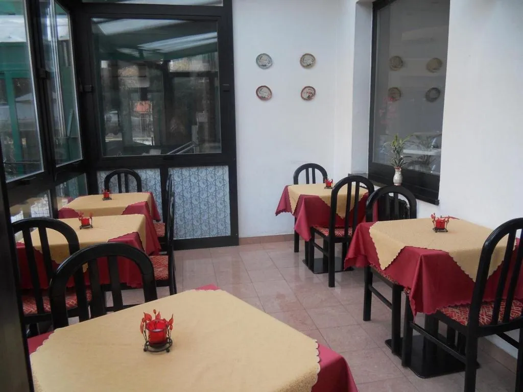 Restaurant, Adler, Milan