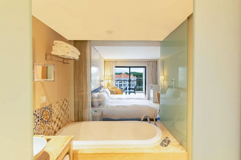 TWIN DELUXE POOL VIEW Room, Hilton Vilamoura As Cascatas Golf Resort & Spa, Algarve