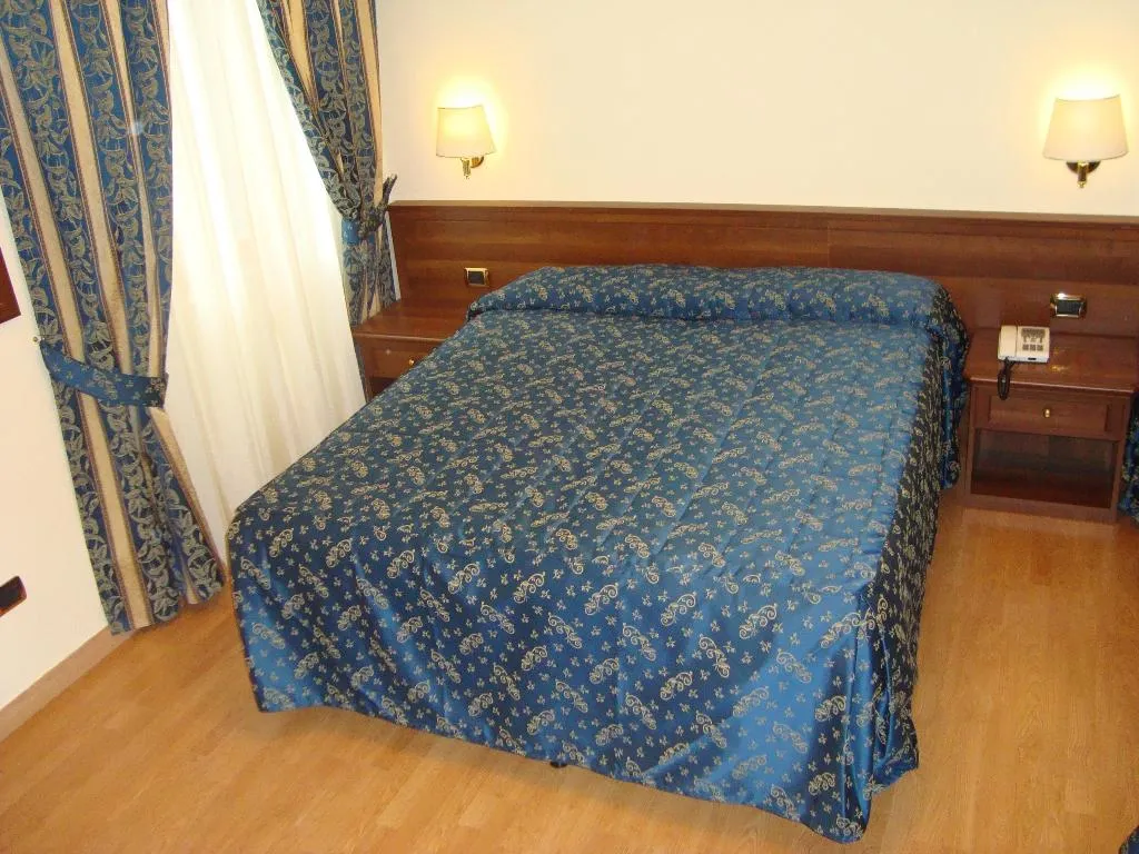 SINGLE STANDARD Room, Mariano, Rome