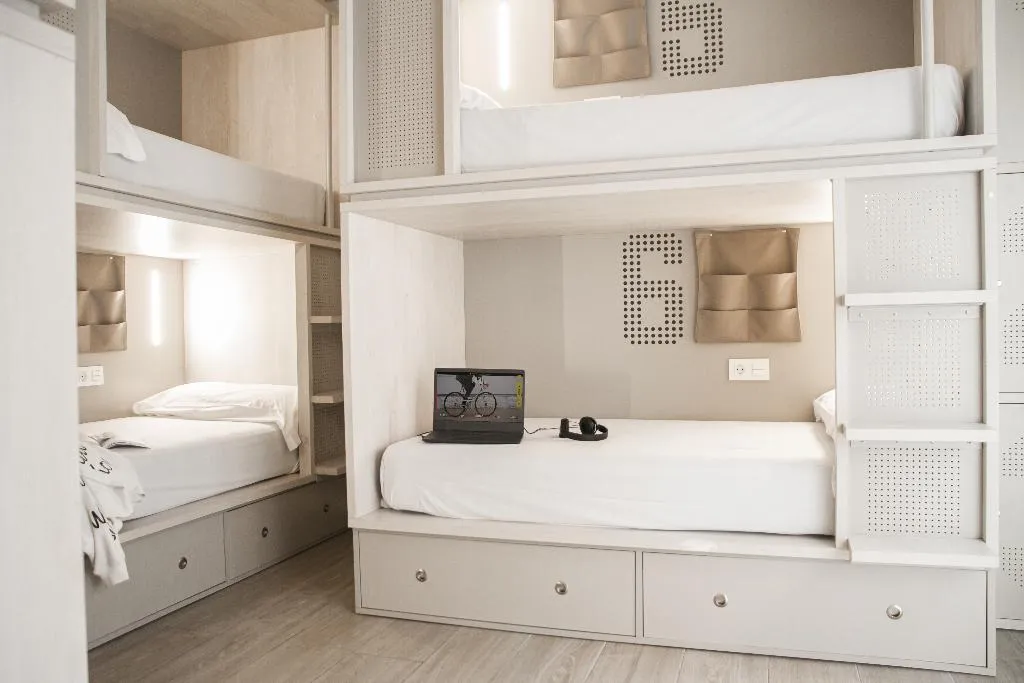 Bed in dormitory CAPACITY 6 Room, Room Salvador, Seville
