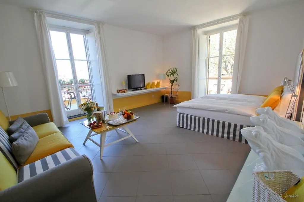 JUNIOR SUITE STANDARD Room, Palazzo Jannuzzi Relais, Naples