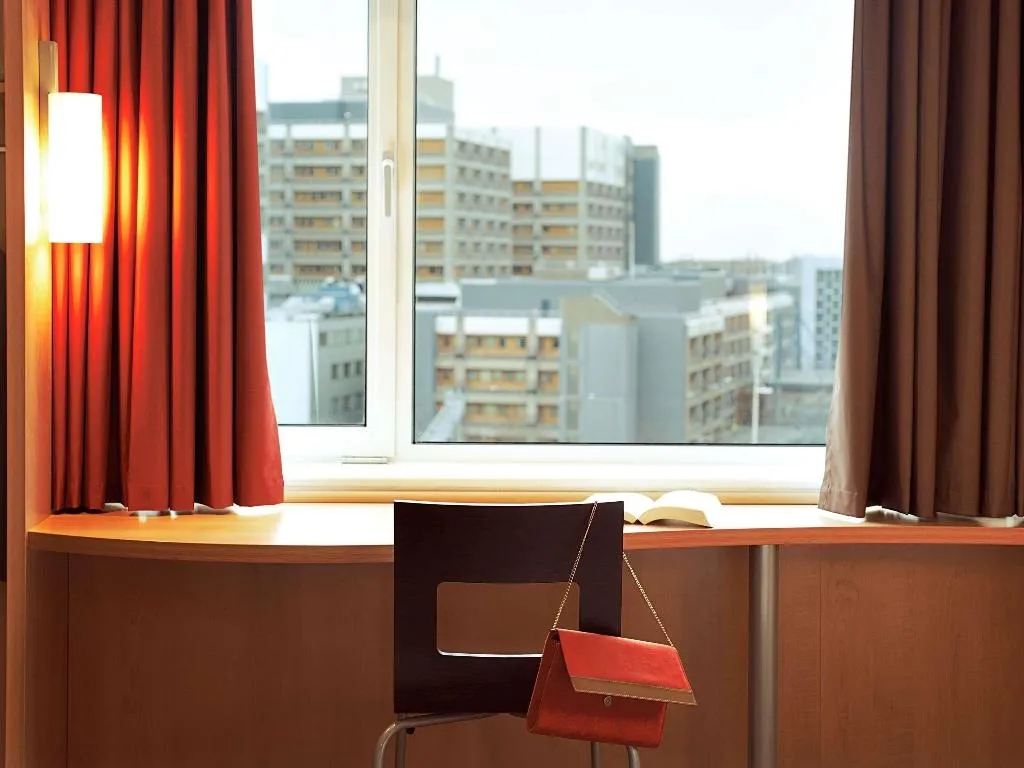 DOUBLE WITH DOUBLE BED Room, ibis Barcelona Santa Coloma, Barcelona