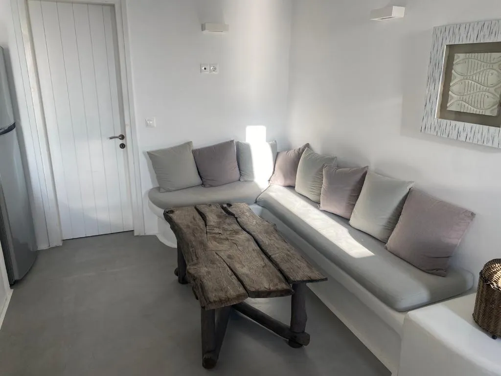SUITE DELUXE ONE BED Room, White Rock Suites & Villas, Mykonos