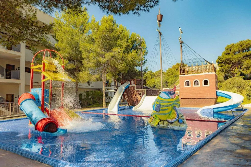 Sports and Entertainment, Zafiro Palace Palmanova, Majorca