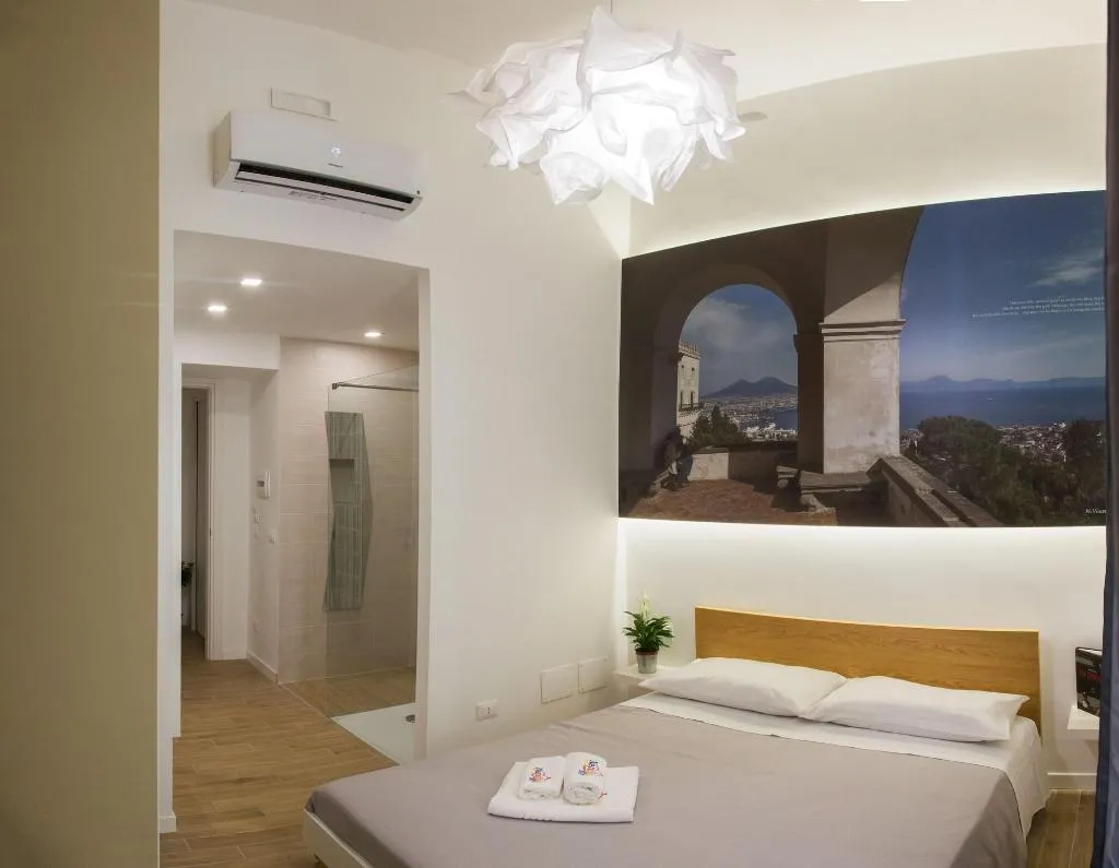 Room, Napolinn B&B, Naples