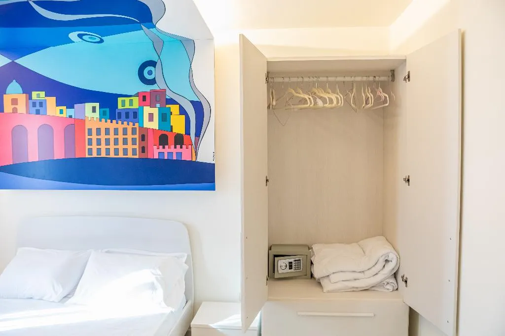 DOUBLE DELUXE Room, Happyrooms, Naples