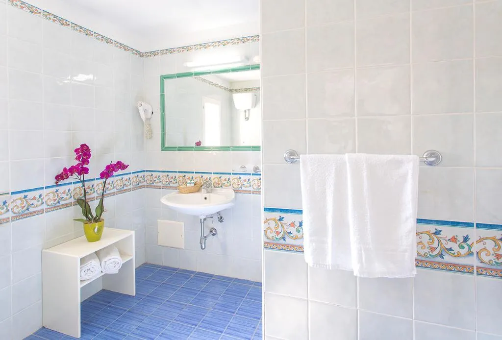 Room, La Scogliera, Naples