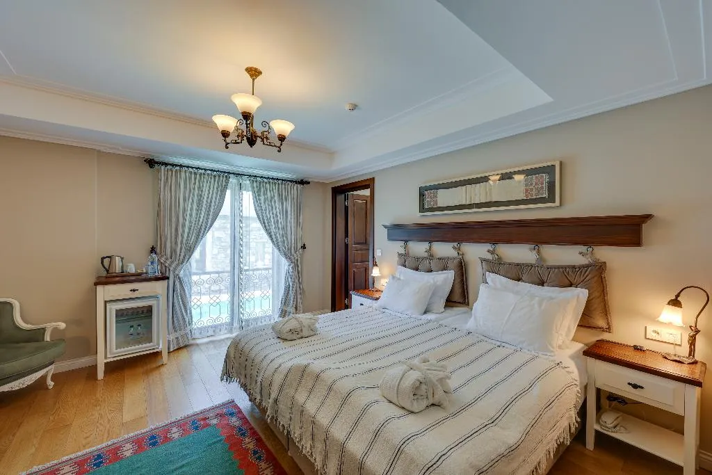 Double or Twin DELUXE POOL VIEW Room, Akanthus Hotel Ephesus, Izmir
