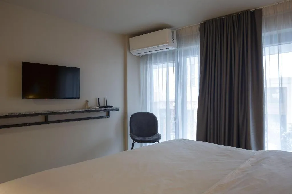 Room, The Frogs Guesthouse, Athens