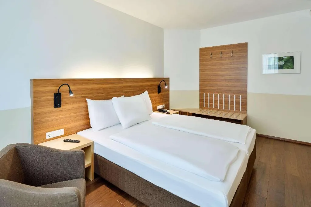 Double or Twin CLASSIC Room, Four Points Flex by Sheraton Vienna Hauptbahnhof, Vienna