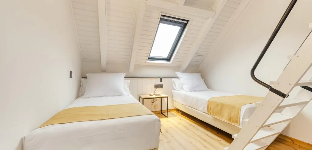 QUADRUPLE DUPLEX Room, Viella, Costa Brava