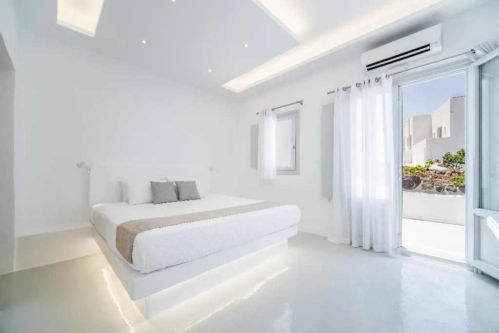 Room GARDEN VIEW Room, Serenita Luxury Suites, Santorini