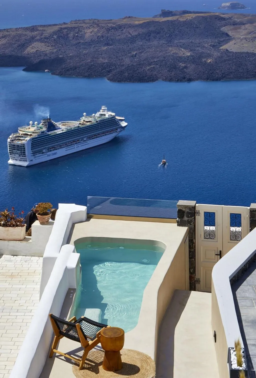 Room, You And Me Suites, Santorini