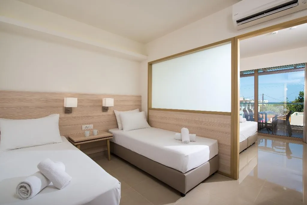 SUITE CAPACITY 4 Room, Gouves Water Park Holiday Resort, Crete